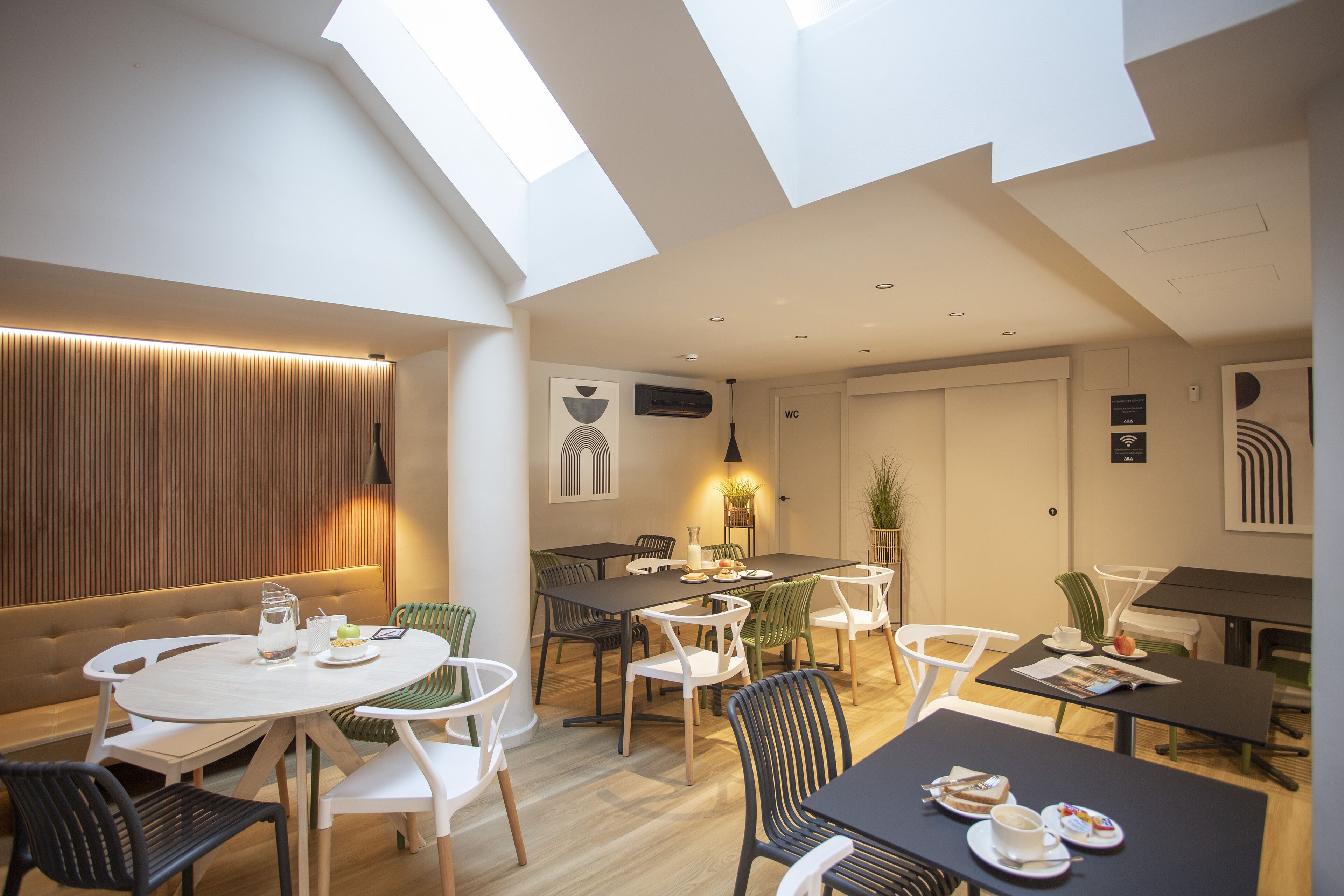 Desayuno de autoservicio incluido todos los días