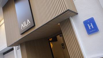 Vista frontal de la propiedad