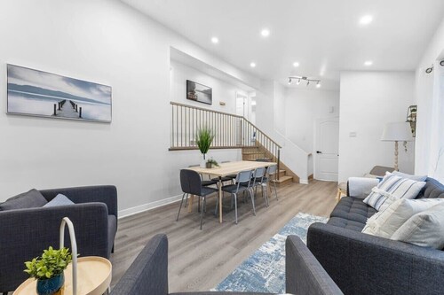 Pierrefonds 4BR House with Garden & EV Charger