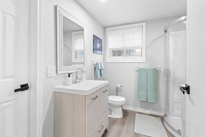 Dusch, hårtork och handdukar