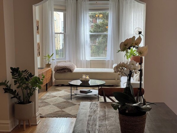 Unclassified image, 1 of 46, button