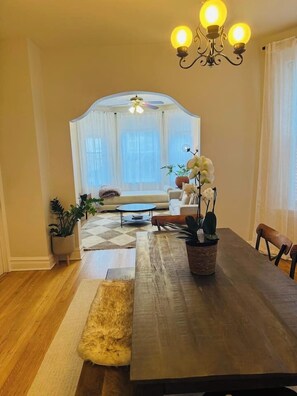 Unclassified image, 3 of 46, button