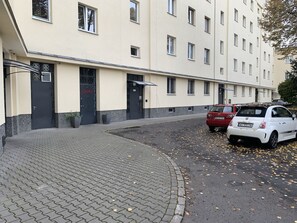 Exterior - City Center Art Loft: Unique Comfort Experience with Parking (Warszawa)