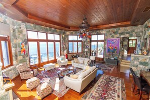 TV connectée, cheminée