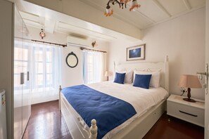 Suite Room with Street View, 1. Floor, Non Smoking, Private Bathroom, No. 3 | Minibar, individually decorated, free WiFi, bed sheets - Papazın Konağı Pansiyon (Ayvalik)