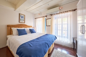 Standard Room with Street View, 1. Floor, Non Smoking, Private Bathroom, No. 1 | Minibar, individually decorated, free WiFi, bed sheets