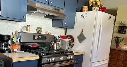 Cozy 3 BR home in Oshkosh for EAA Airshow summer 2024