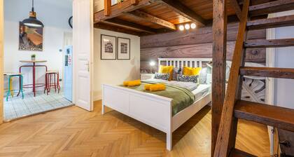 Budapest Holidays Courtyard