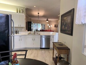 Private kitchen - Beautiful 2 Bedroom Townhouse (Fort Myers)