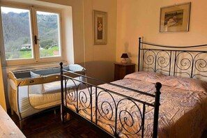 2 Schlafzimmer, Zimmersafe, Bügeleisen/Bügelbrett, Reisekinderbett