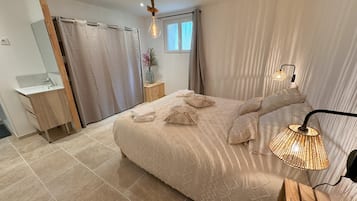 3 slaapkamers, reisbedje, gratis wifi, beddengoed