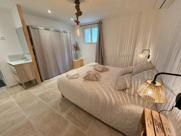 3 bedrooms, travel cot, free WiFi, bed sheets - Gîte rdc Villa - Village Provençal - Proche Uzès (Le Pin)