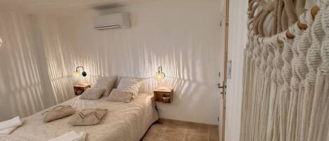 3 habitaciones, cuna de viaje, wifi gratis y ropa de cama