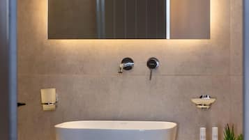 Kamar Double Deluks | Kamar mandi | Shower, shower pijat air, dan perlengkapan kamar mandi ramah lingkungan