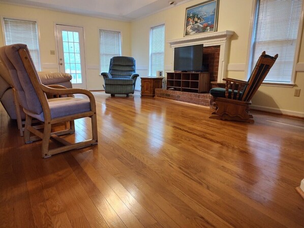Living area - Sorry, not available 2025 Augusta Master period. (augusta)
