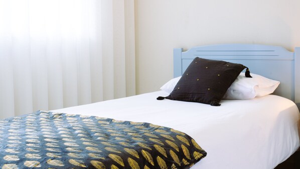 Chambre Standard double ou avec lits jumeaux | Décor unique, ameublement unique, accès au Wi-Fi (inclus)