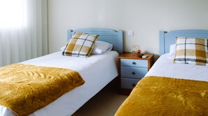Habitació doble o amb dos llits individuals estàndard | 1 dormitori, decoració individual, mobiliari individual i wifi gratuïta 