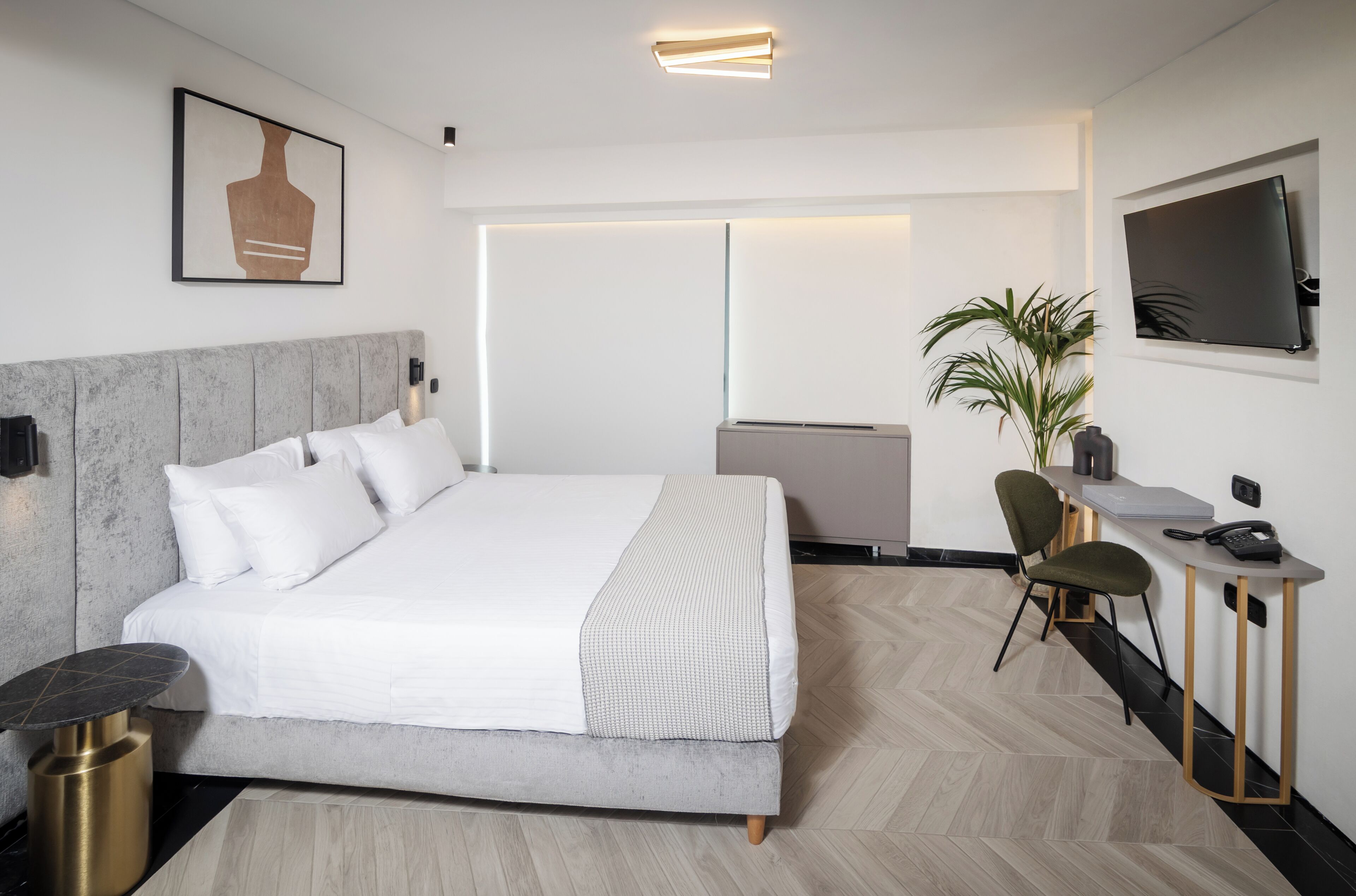 Esse Acropolis Suite with Balcony and Hot tub | Minibar, in-room safe, desk, WiFi (free)