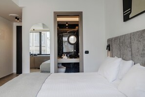 Neoclassic Room City View | Minibar, in-room safe, desk, free WiFi - Esse Athens (Athens)