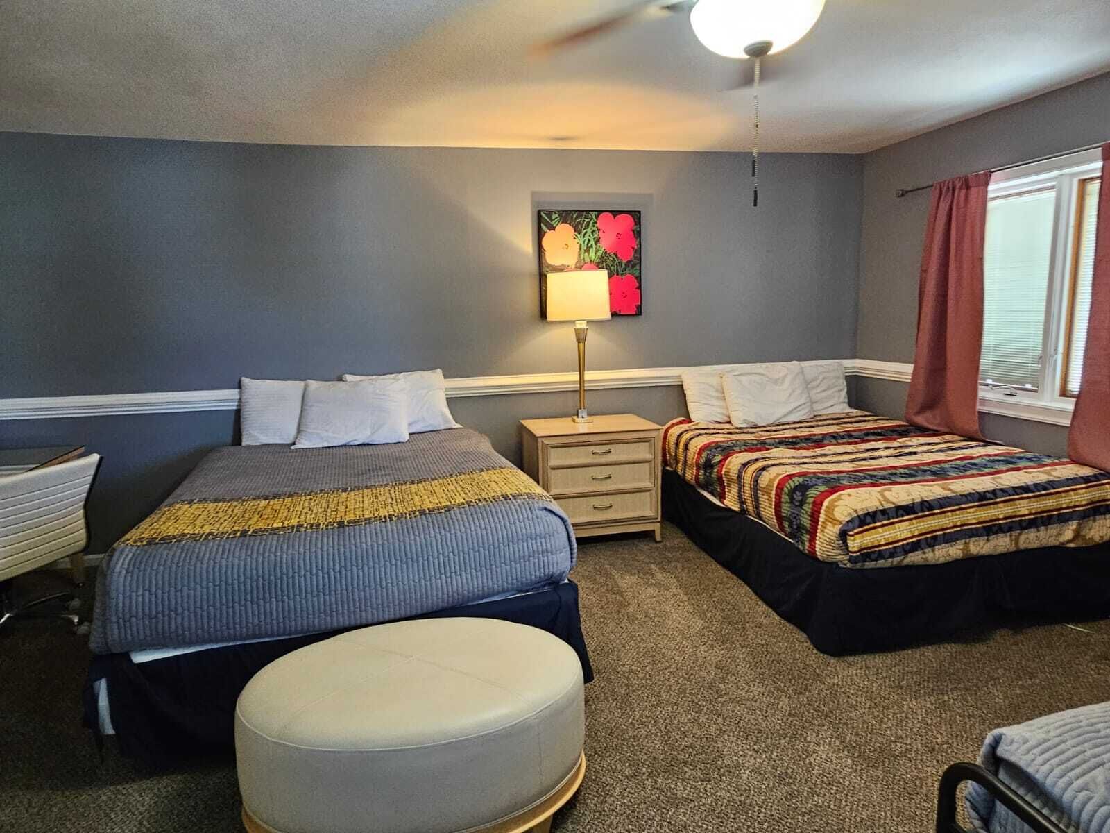 Superb 11-bedroom house 23 Large beds Near Elvis Presley