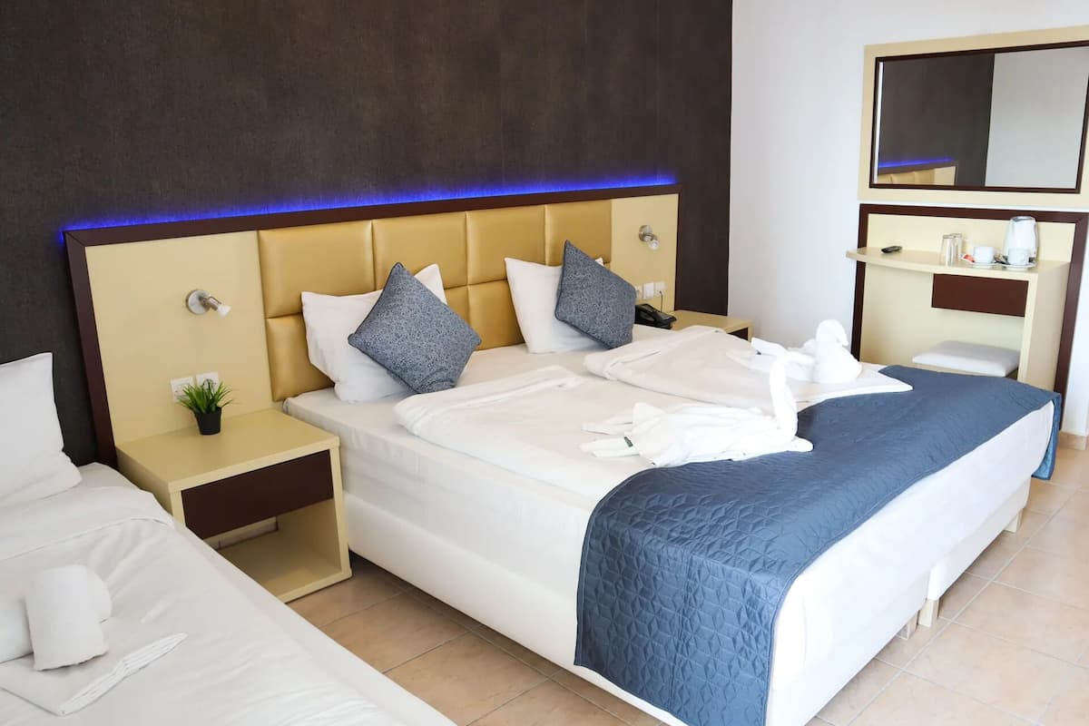 Free WiFi, bed sheets