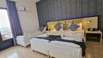 Superior Double Room, Sea View | Free WiFi, bed sheets