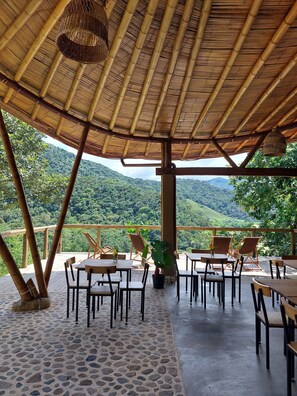 Interior - Aracari Ecolodge (San Rafael)