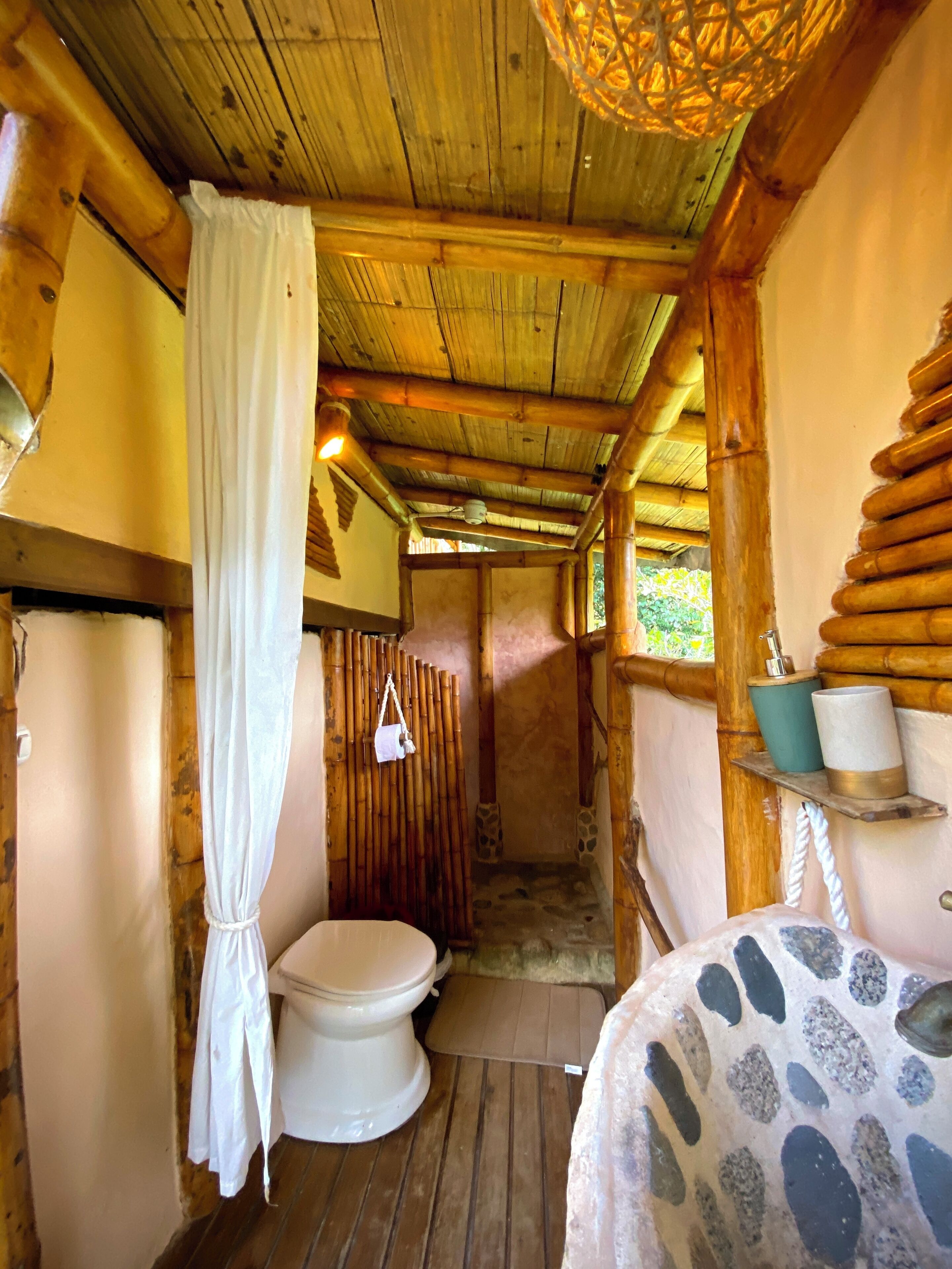 经典小屋, 阳台 | 浴室 | 毛巾、肥皂、洗发水、卫生纸