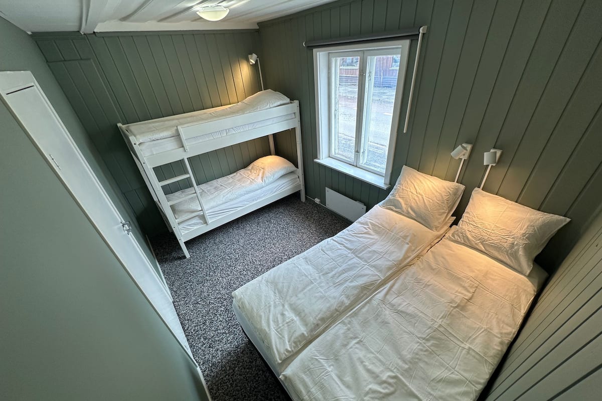 Quadruple Room, Shared Bathroom | Desk, laptop workspace, iron/ironing board, WiFi (free)
