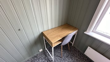 雙人房, 共用浴室 | 1 間睡房、書桌、手提電腦工作空間、熨斗/熨衫板