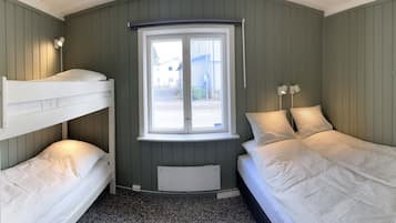 Quadruple Room, Shared Bathroom