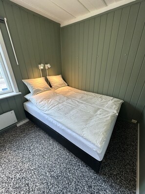 四人房, 共用浴室 | 書桌、手提電腦工作空間、熨斗/熨衫板、免費 Wi-Fi