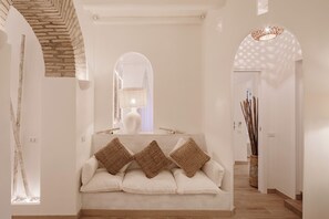 Luxury Apartment | Living area | 50-inch flat-screen TV with cable channels - Borgo Pio Vatican Luxury (Rome)