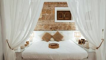 Luxury Apartment | 3 bedrooms, Egyptian cotton sheets, premium bedding, down comforters