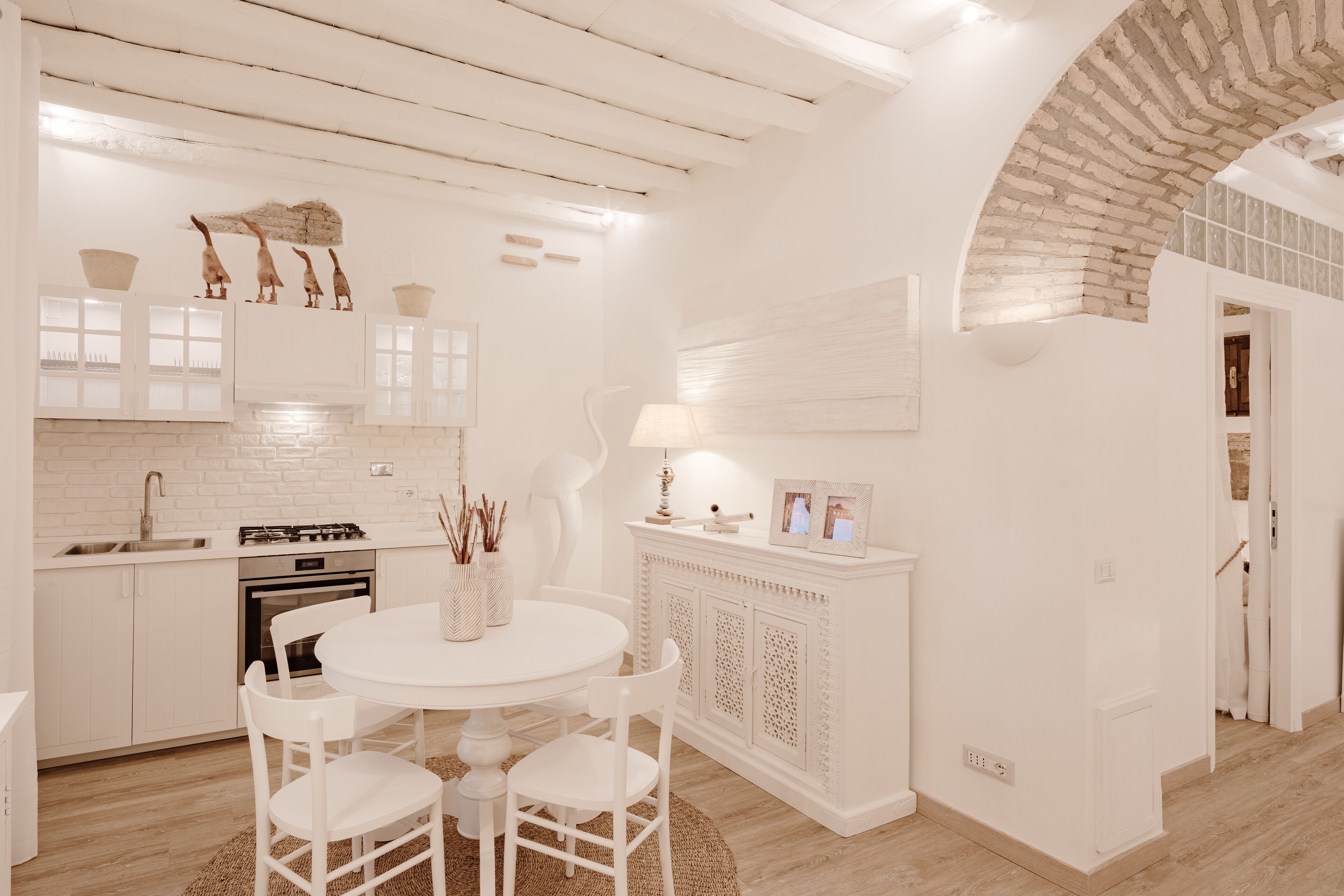 Apartamento superluxo | Cozinha privada | Geladeira grande, fogão, cooktop, torradeira