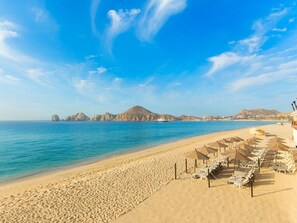On the beach, sun loungers, beach towels - Villa del Arco, CABO San Lucas, 1 Bed, 2 Bath, 09/18-09/25/24, inquire less days (Cabo San Lucas)