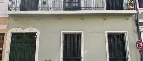 Literie de qualité supérieure, Wi-Fi gratuit, draps fournis