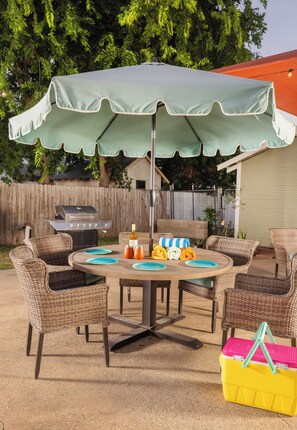 屋外ダイニングエリア