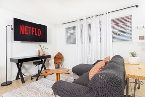 Smart TV, table football - Historic Two-Home Retreat in the Heart of New Braunfels (New Braunfels)