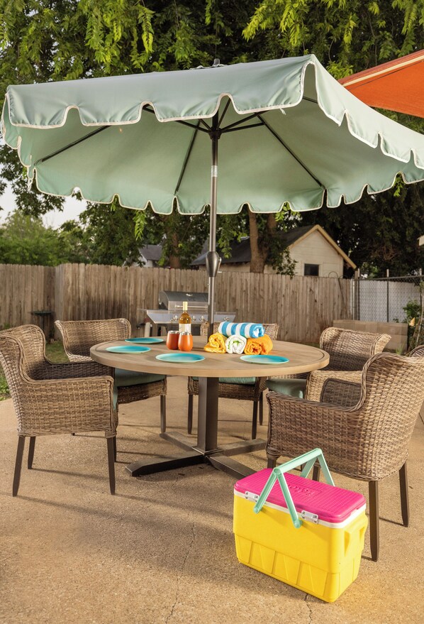 屋外ダイニングエリア