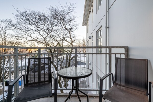Deluxe Apartment | Balcony