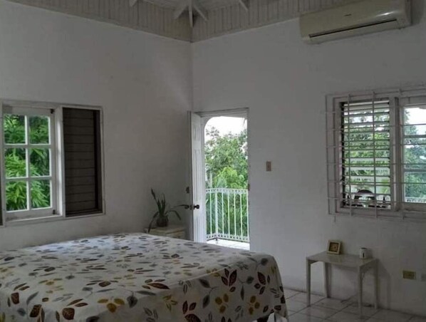 2 bedrooms, iron/ironing board, WiFi, bed sheets - Parrot Bay Condo (Reading)