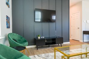 Interior - Stylish and NEW! Duke~Art Deco (Durham)