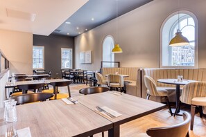 Restaurant - Premier INN Cardiff City Centre-stadium (Cardiff)
