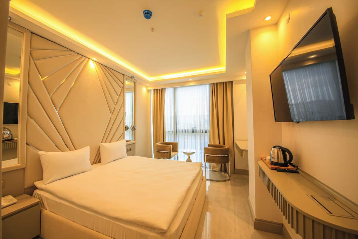 Deluxe Room, City View