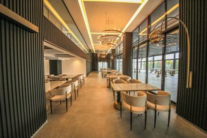 Free daily local cuisine breakfast