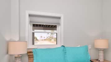 House, Multiple Beds (Dolphin Daze Hideaway) | 2 bedrooms