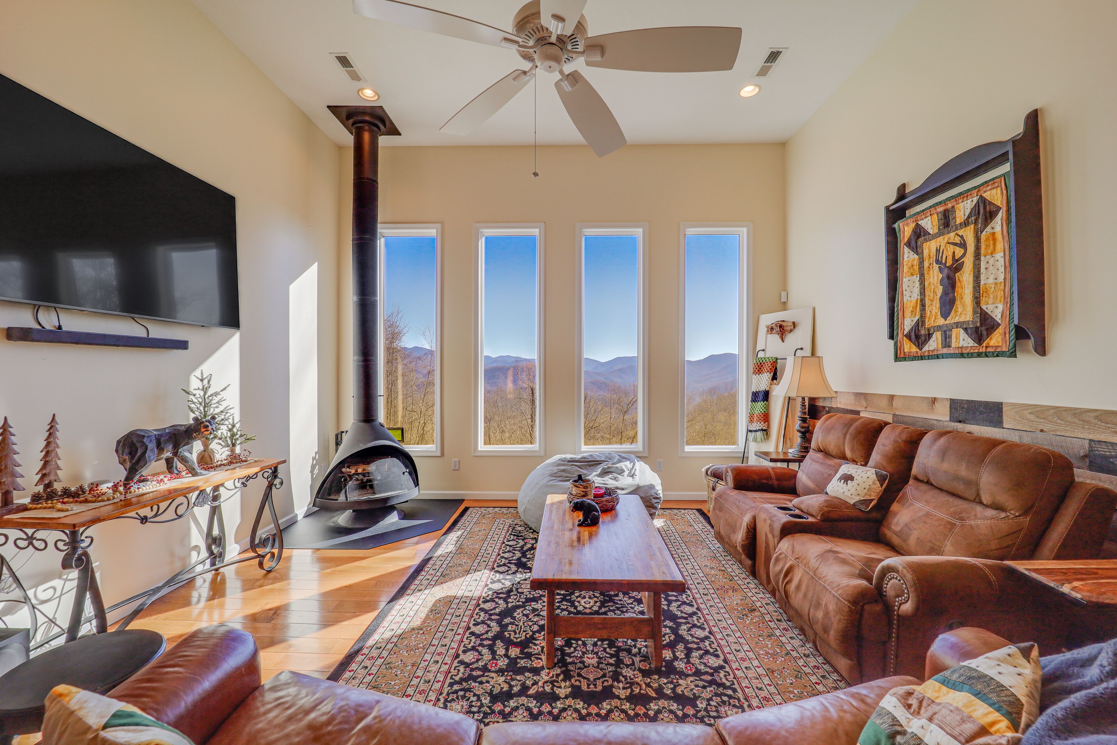 Burnsville Retreat w/ Hot Tub & Mountain Views!