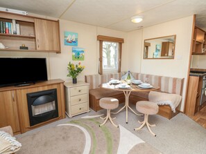 Interior - 15 Rosewood (Cowes)