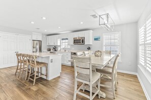 Dining - 50 Steps to the Beach with Ocean View ~ Beach Gear (Gulf Shores)